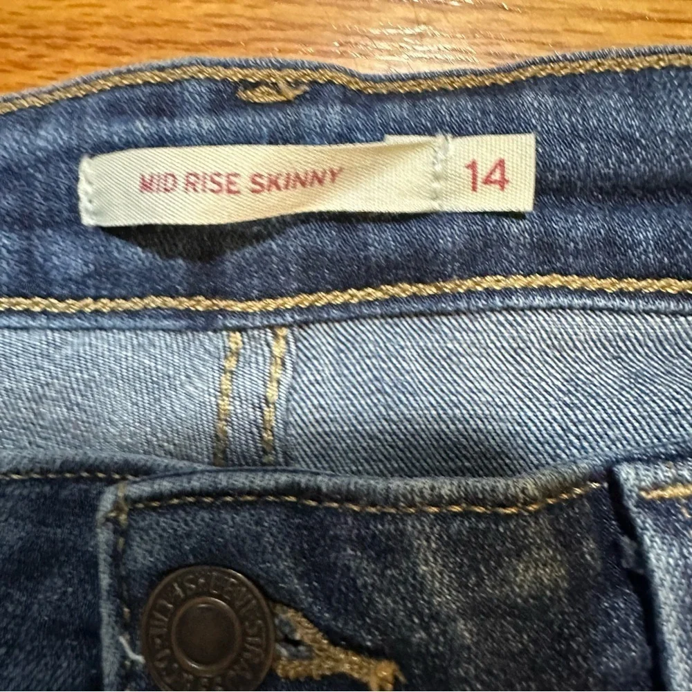 Levi's Womens Jeans Mid Rise Skinny Size 14 Dark Wash Denim Pants 32X32 (j10)